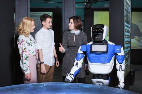 Сингапурский парк развлечений начал использовать российских роботов-консультантов