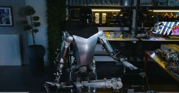 Маск представил обновленного робота Optimus